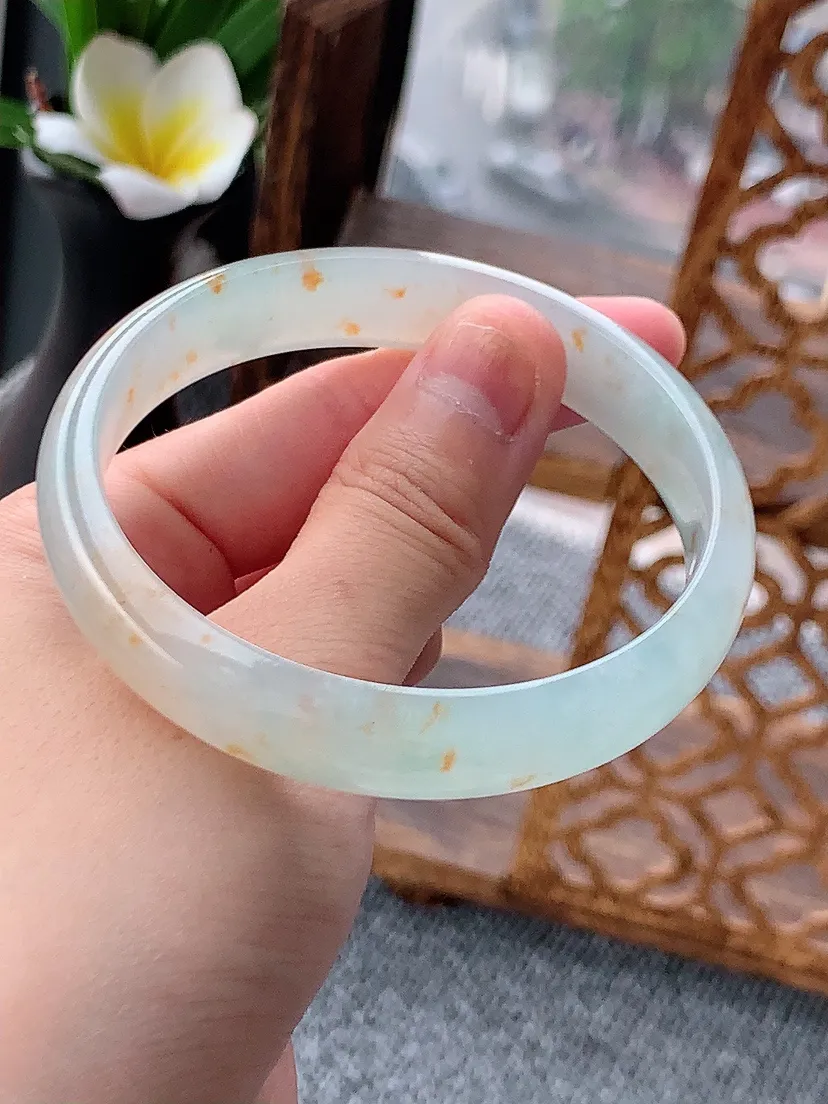 天然A货翡翠飘黄翡正装正圈手镯58-59圈口尺寸58.8×12×6mm 重量42.16g 0620