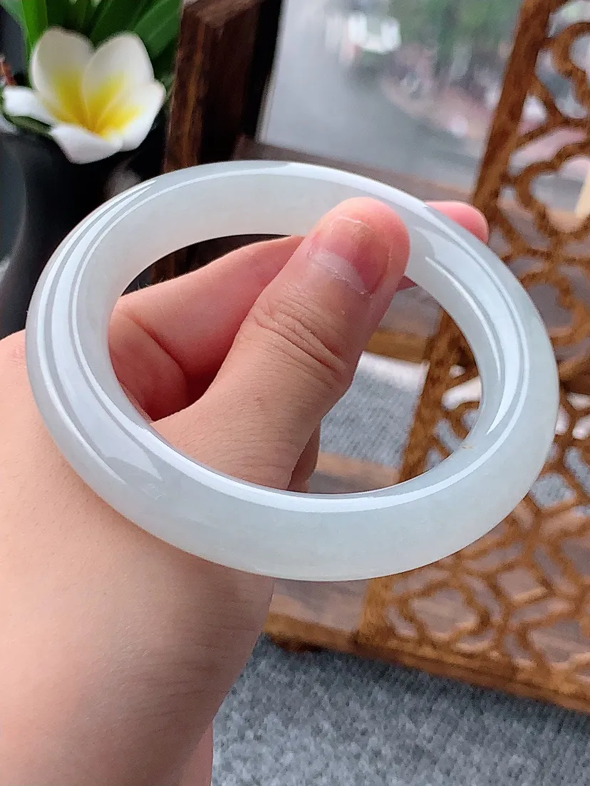 天然A货翡翠白月光胖圆条手镯56-57圈口尺寸56.6×11.3mm 重量77.66g 0620