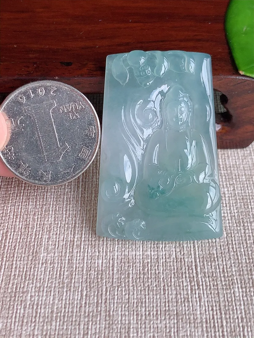 天然A货翡翠飘花观音吊坠尺寸44.6×29.3×4.7m量14.80g 0621