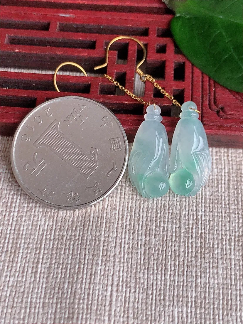 天然A货翡翠18K金镶嵌飘绿掌上明珠耳坠 尺寸20×8.6×4mm 重量2.74g 0621