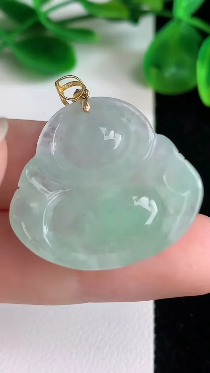 天然A货翡翠佛公吊坠，尺寸24.8-27.7-6.8，重量:7.75g
6月21日