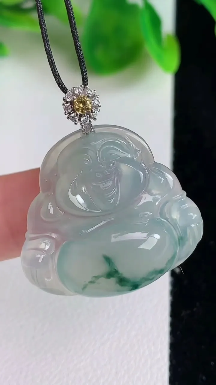 天然A货翡翠种飘花佛公吊坠，尺寸26-28.7-6，重:7.02g
6月21日