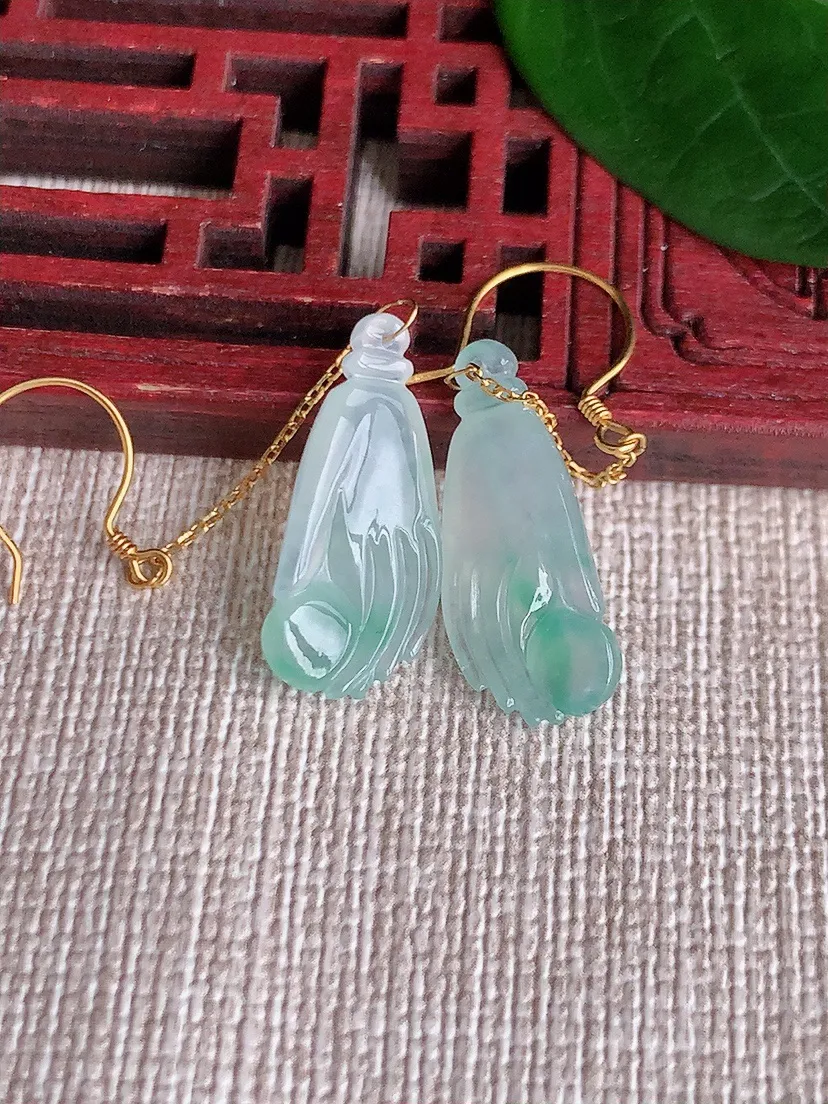 天然A货翡翠18K金镶嵌飘绿掌上明珠耳坠 尺寸20×8.6×4mm 重量2.74g 0621