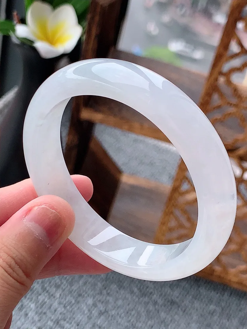 天然A货翡翠白月光正装正圈手镯55-56圈口 尺寸55×12.4×7.6mm 重量55.92g 06