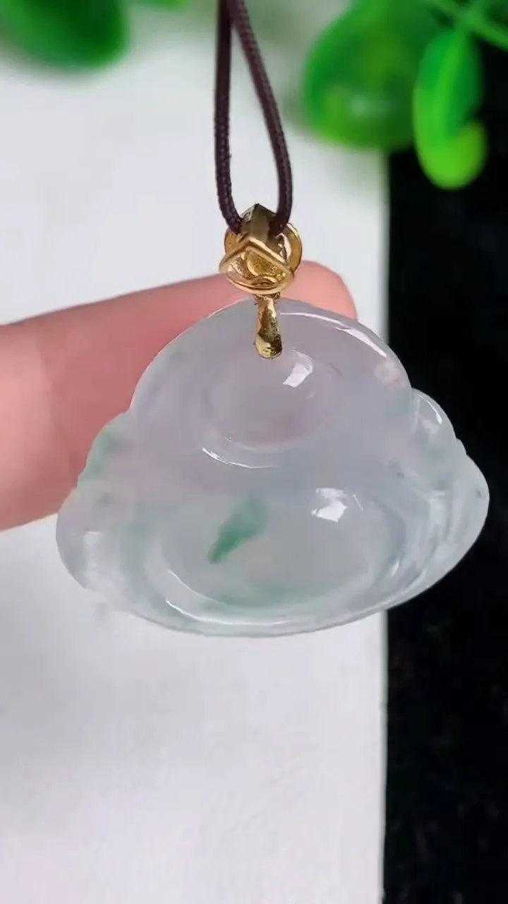 天然A货翡翠种飘花佛公吊坠，尺寸24.4-27.7-6.6，重量:6.54g
6月21日