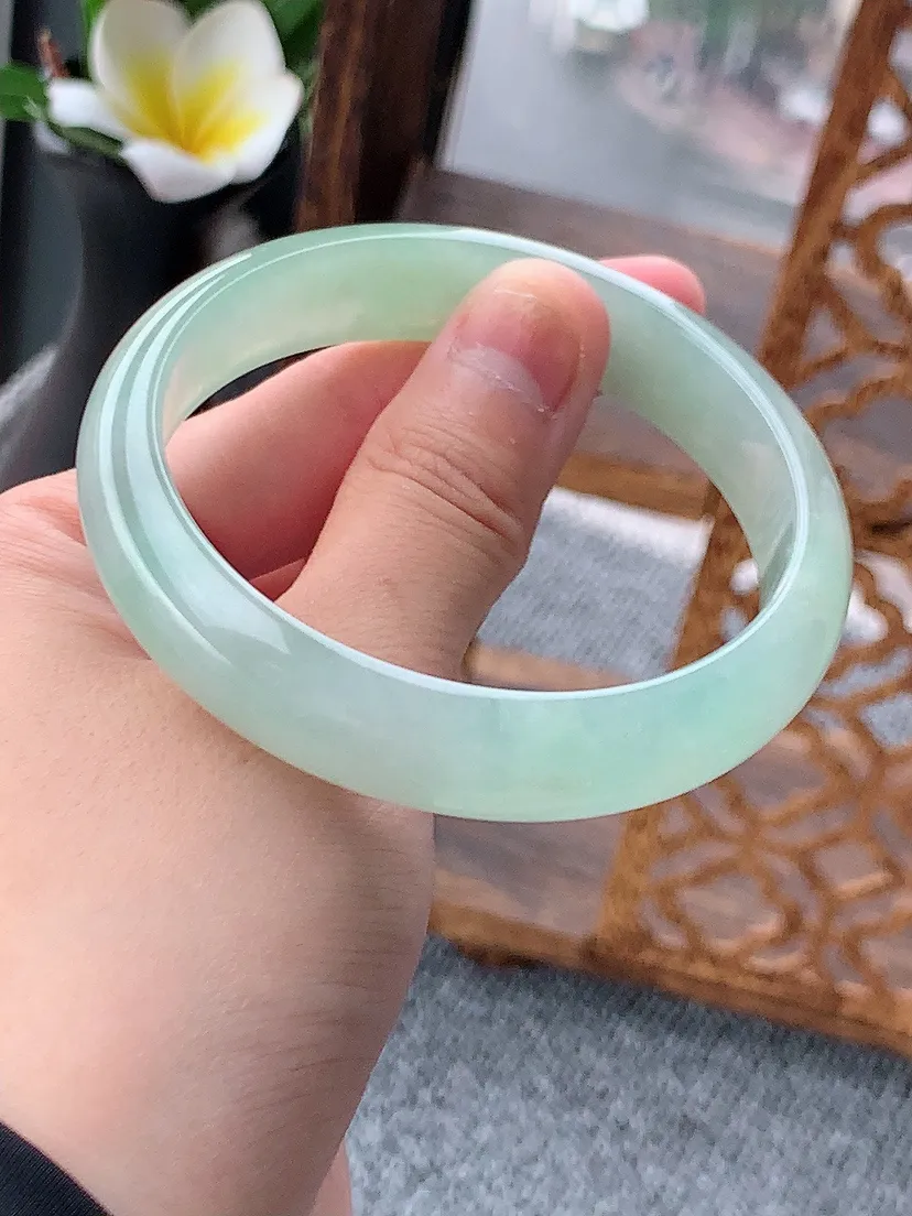 天然A货翡翠晴水正装正圈手镯57-58圈口尺寸57.8×12.5×6.7mm 重量50.40g 0620