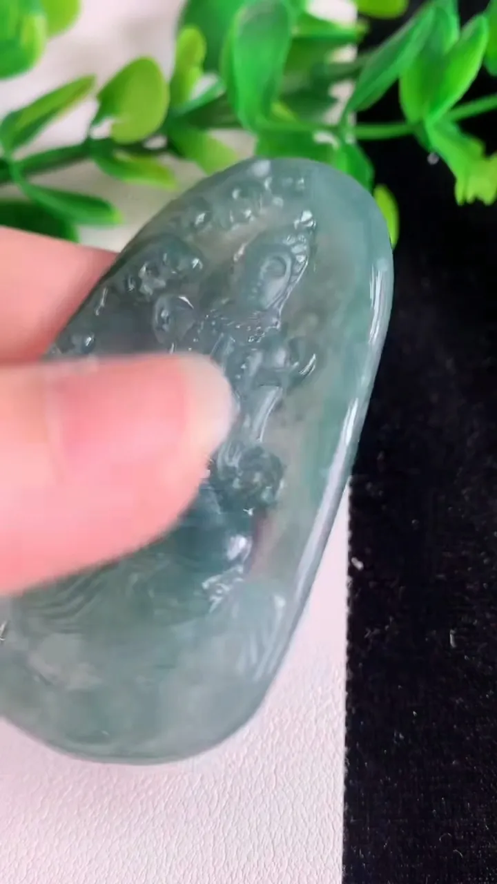 天然A货翡翠蓝水普贤菩萨吊坠，尺寸 65.4-39.6-4.3，重: 22.99g
6月21日