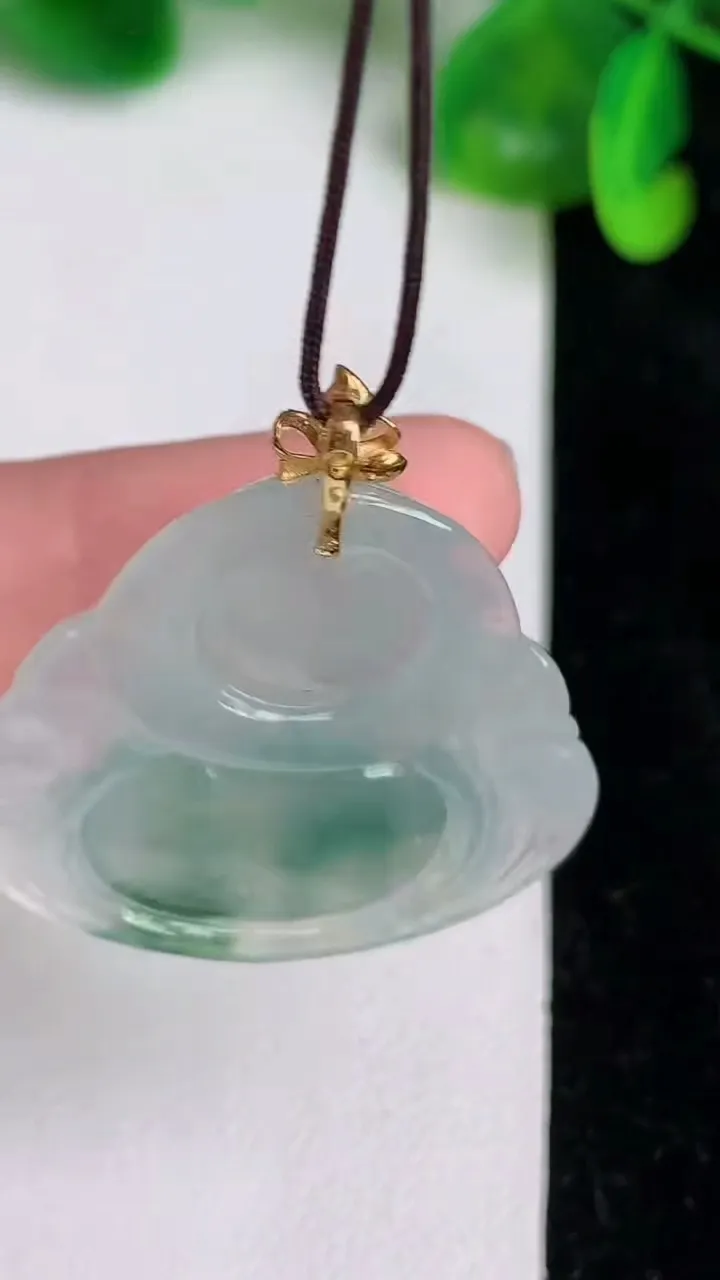 天然A货翡翠18k金飘花佛公吊坠，尺寸28-31.4-5.3，重量:5.69g
6月21日