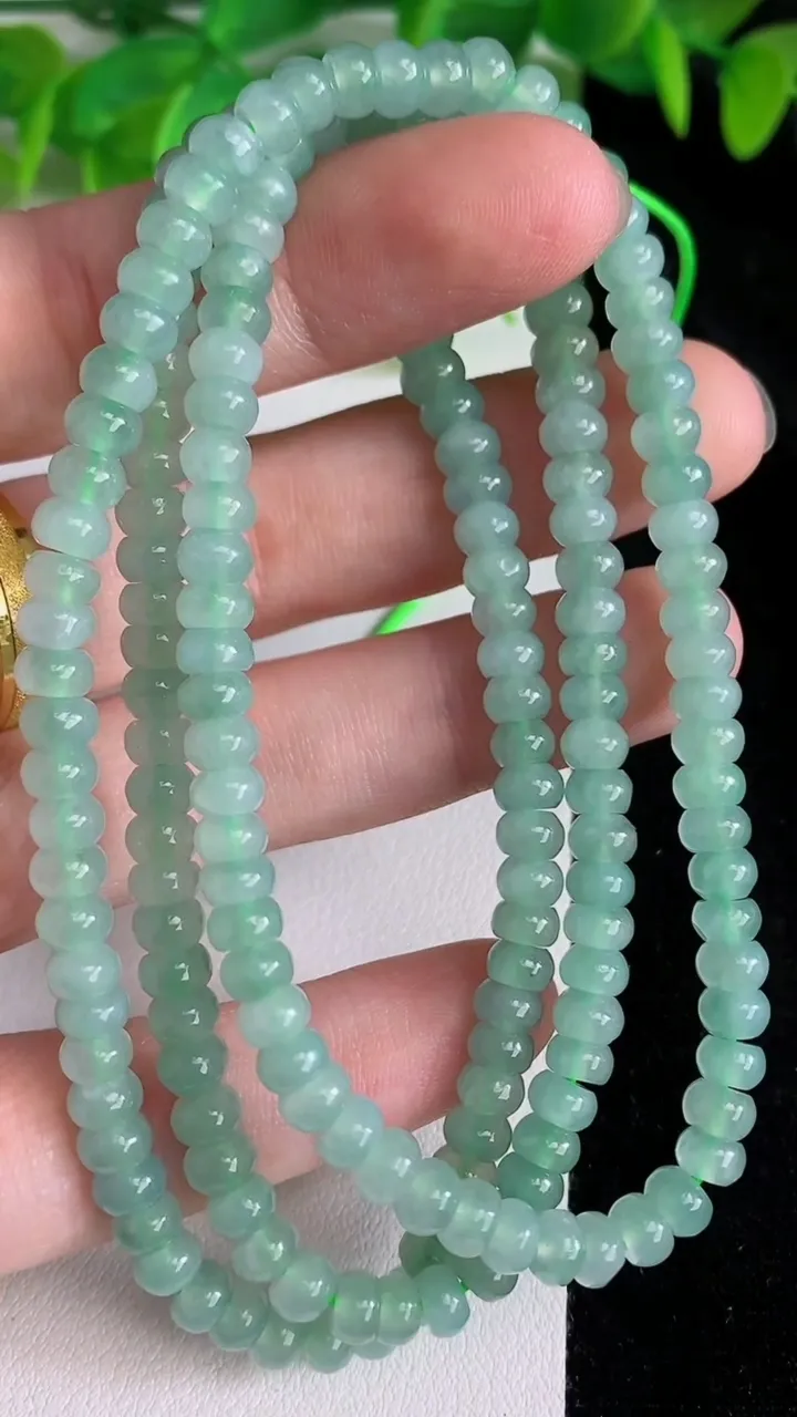 天然A货翡翠算盘珠项链，尺寸5-3.4，重量:30.48g
6月22日