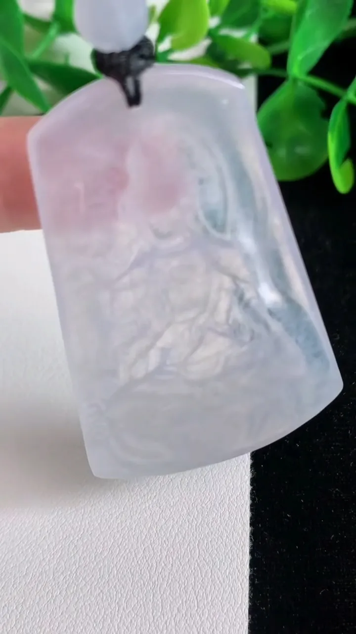 天然A货翡翠种白冰大势至观音菩萨吊坠，尺寸56.3-36.2-5，重量:25.34g
6月22日