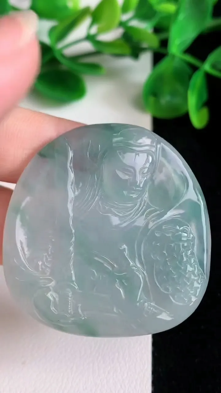 天然A货翡翠虚空藏观音菩萨吊坠，尺寸43-41.4-5.5，重量:20.25g
6月22日