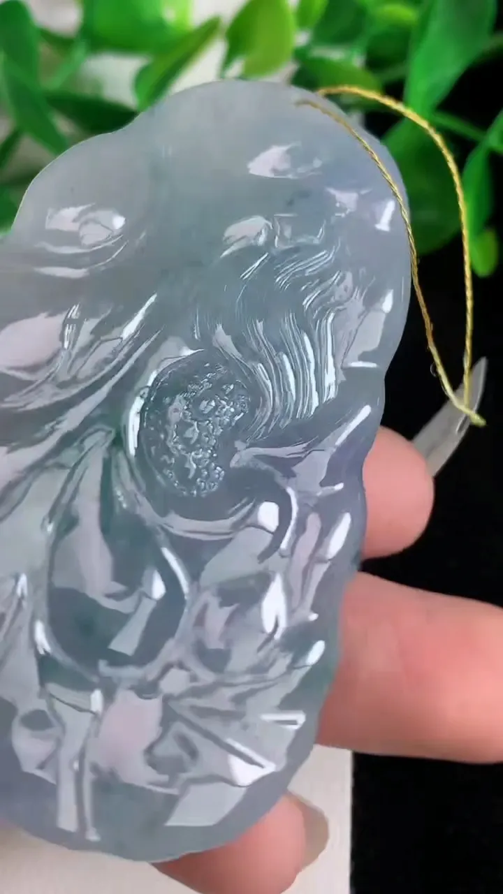 天然A货翡翠紫罗兰飘花御龙观音菩萨吊坠，尺寸67.7-38.2-12.6，重量:57.51g
6月22日