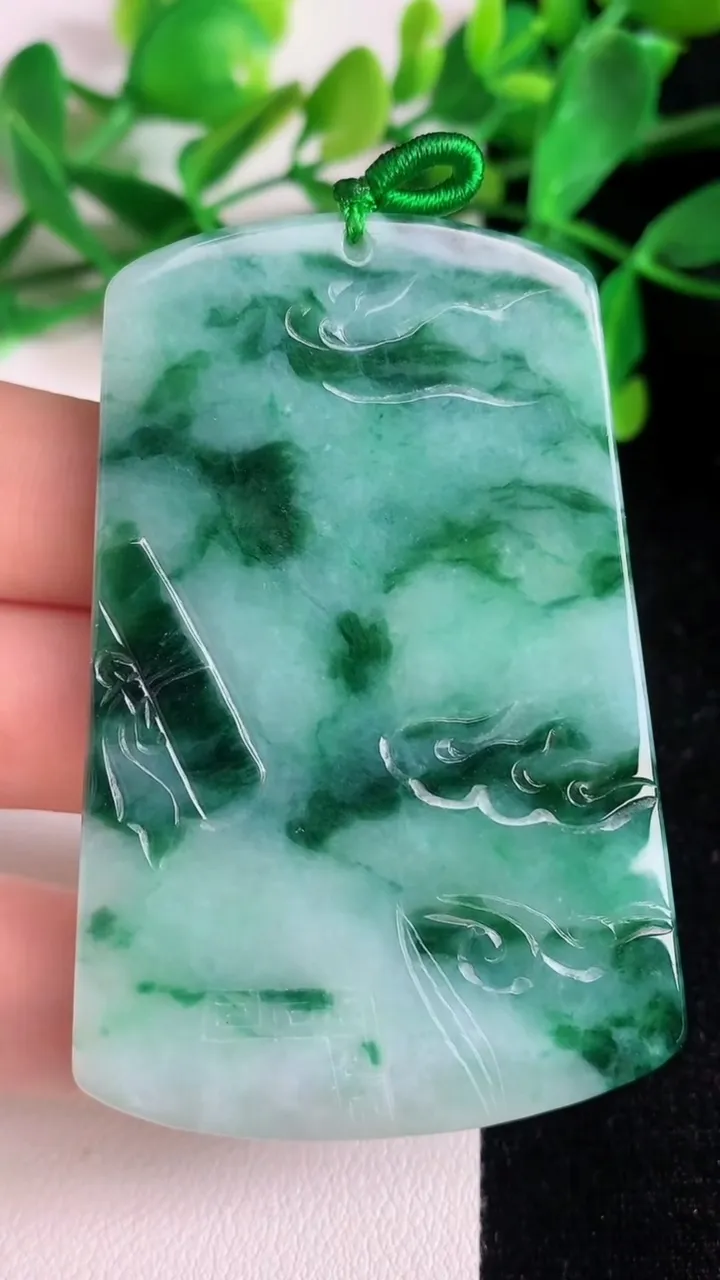 天然A货翡翠文殊菩萨吊坠，尺寸62-42-5.6，重量:32.08g
6月22日
