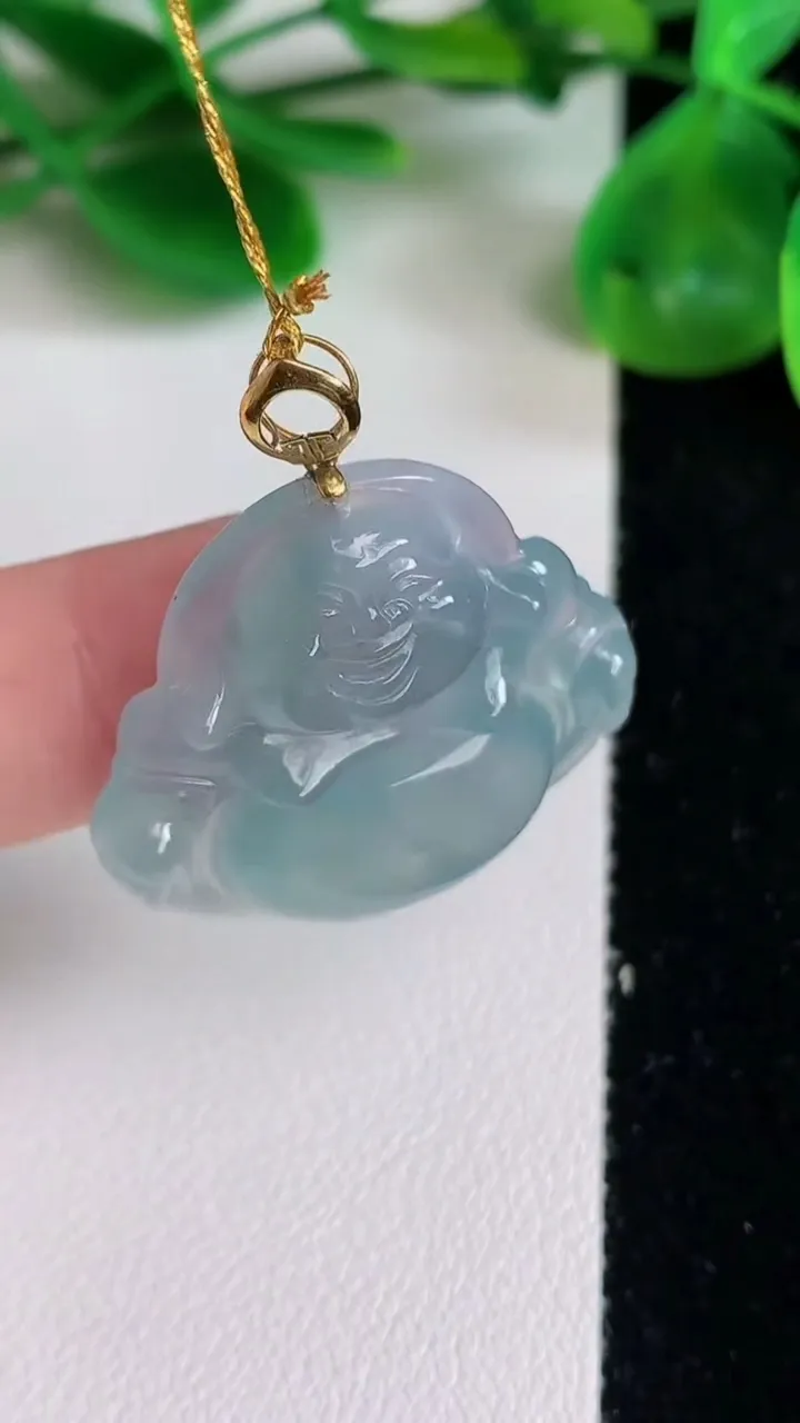 天然A货翡翠种飘花佛公吊坠，尺寸27.2-29.2-6，重量:7.38g
6月22日