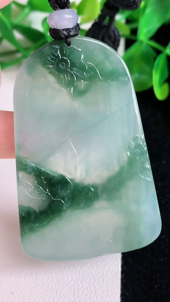 天然A货翡翠文殊菩萨吊坠，尺寸60-39.3-5.3，重量:31.87g
6月22日