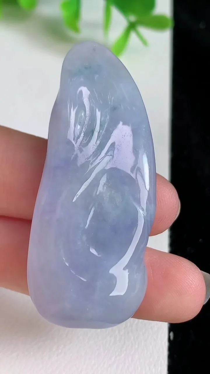 天然A货翡翠紫罗兰飘花悟道吊坠，尺寸51-21-10.8，重量:19.59g
6月22日