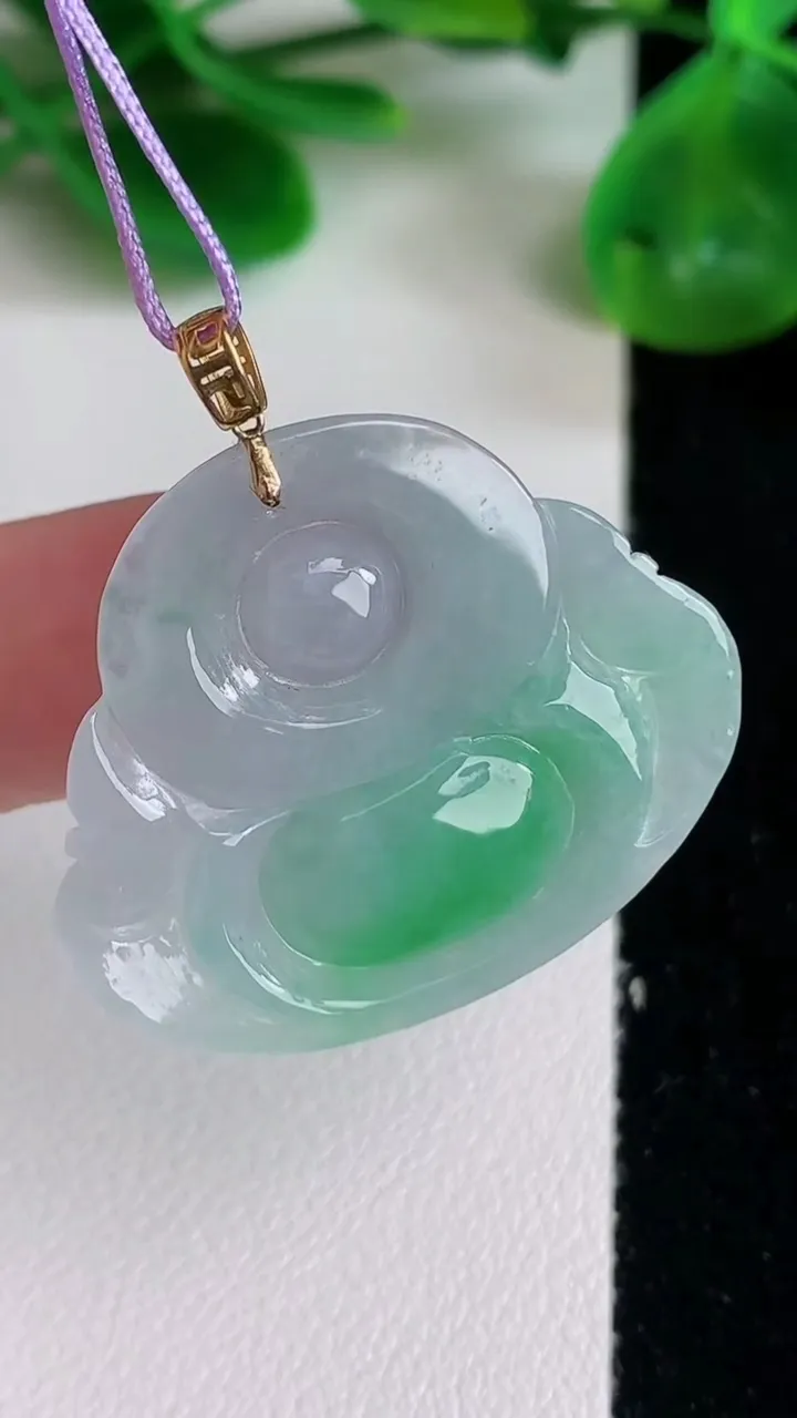 天然A货翡翠佛公吊坠，尺寸26.2-31.7-5.8，重量:6.90g
6月22日