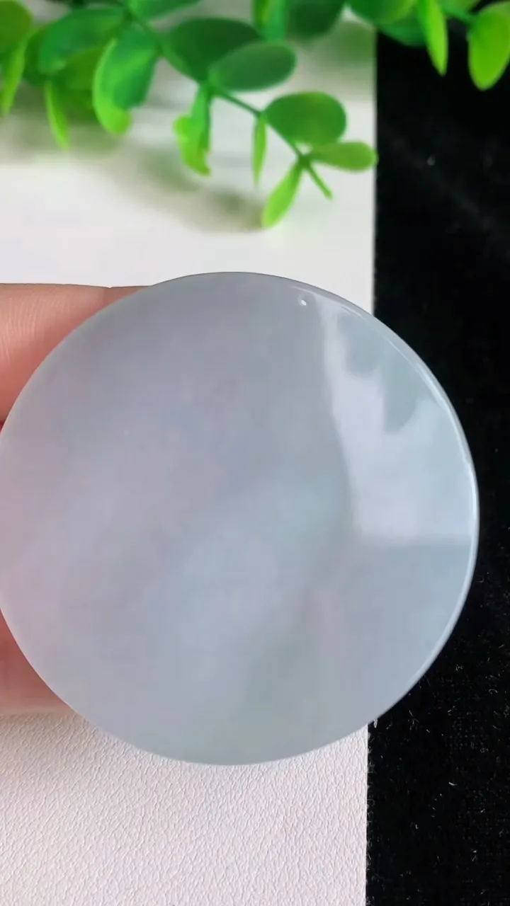 天然A货翡翠虚空藏观音菩萨吊坠，尺寸51.6-5.5，重量:30.29g
6月22日