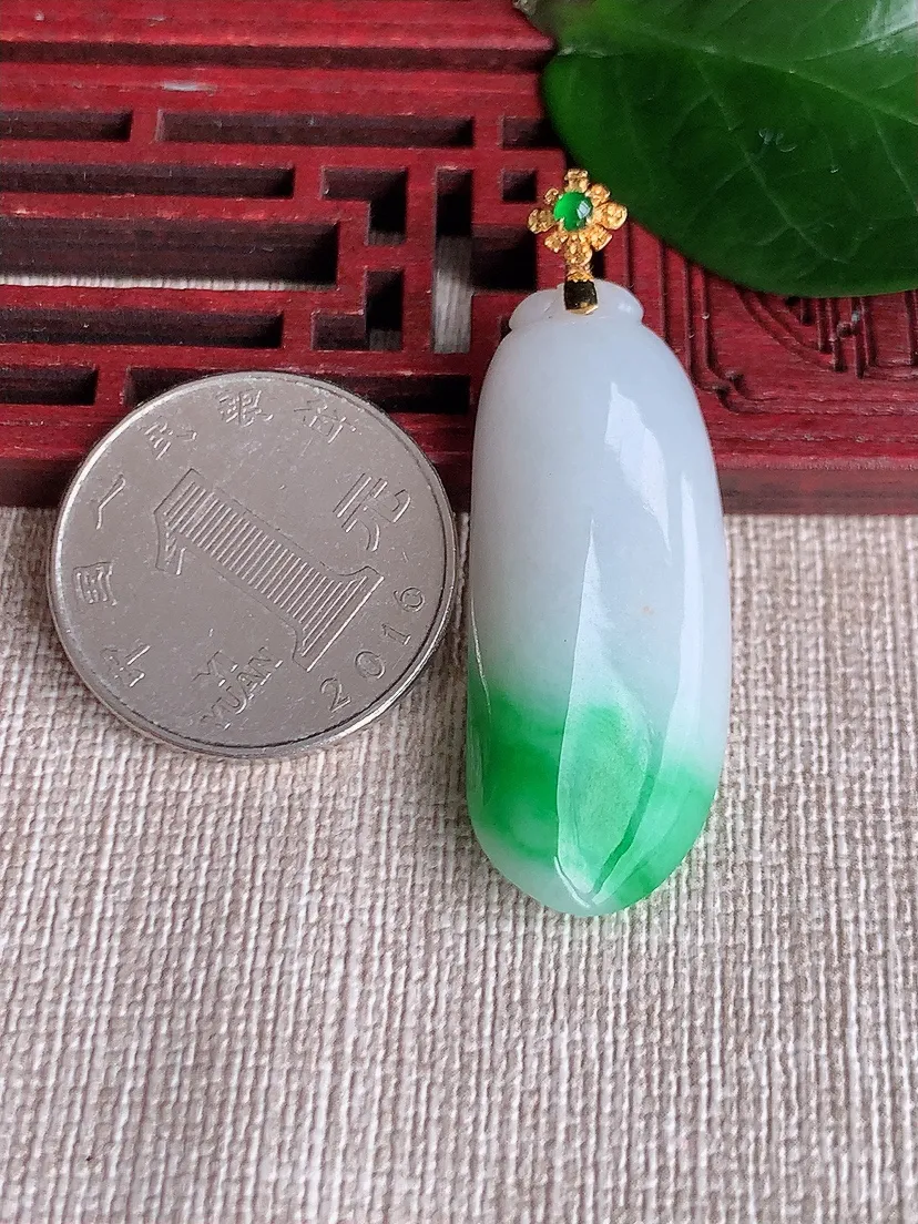 天然A货翡翠18K金扣头白底青飘阳绿福瓜吊坠尺寸45.5×38.5×15.5×9.7m量11.20g 0621