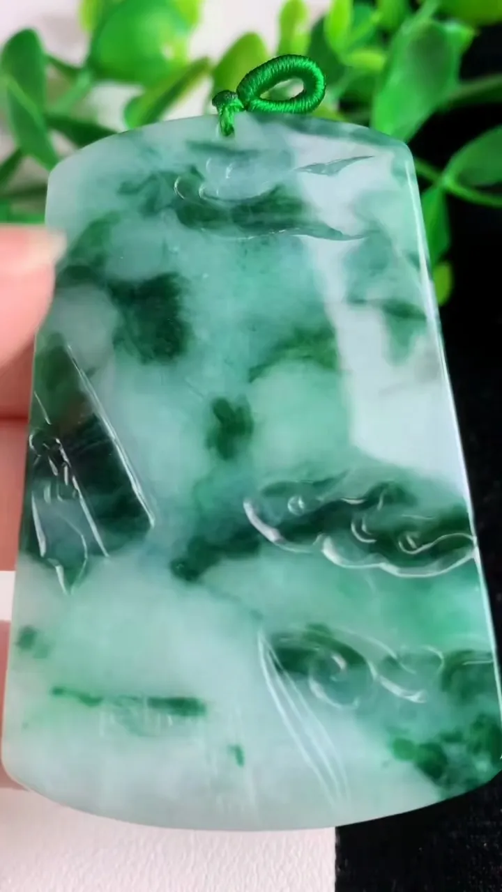 天然A货翡翠文殊菩萨吊坠，尺寸62-42-5.6，重量:32.08g
6月22日