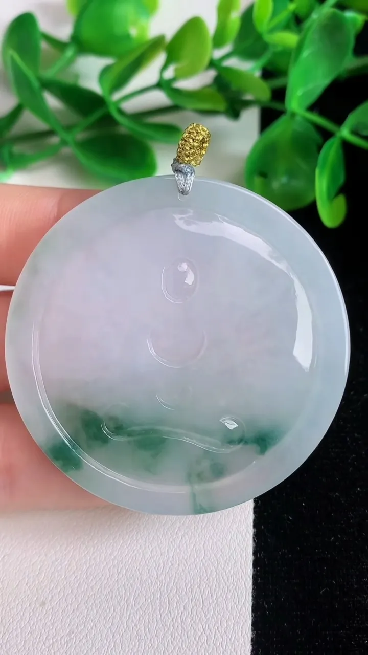 天然A货翡翠飘花千手观音吊坠，尺寸49.4-4.5，重量:25.16g
6月22日