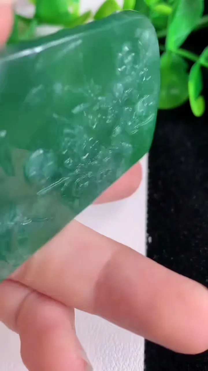 天然A货翡翠虚空藏观音菩萨吊坠，尺寸64.6-43-10，重量:47.63g
6月22日