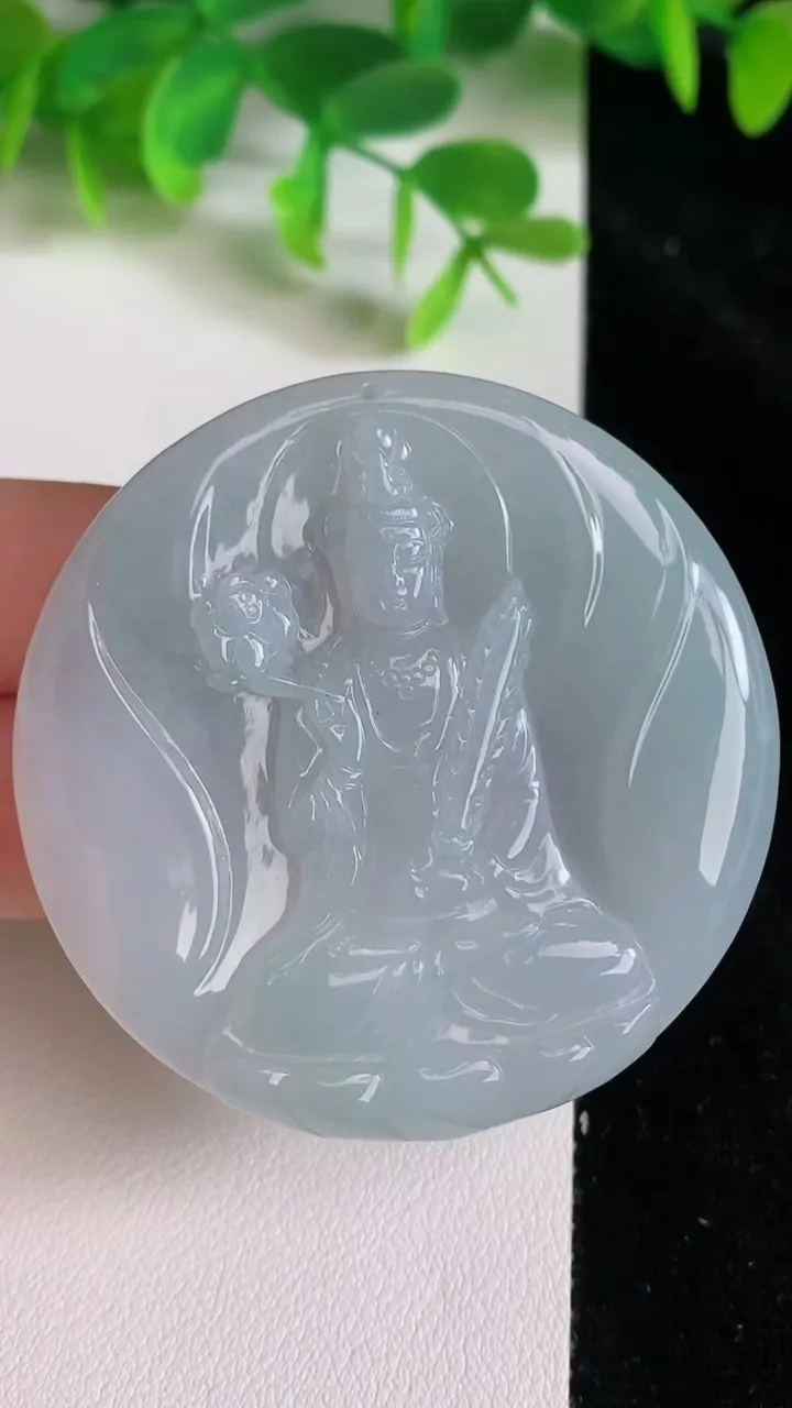 天然A货翡翠虚空藏观音菩萨吊坠，尺寸51.6-5.5，重量:30.29g
6月22日