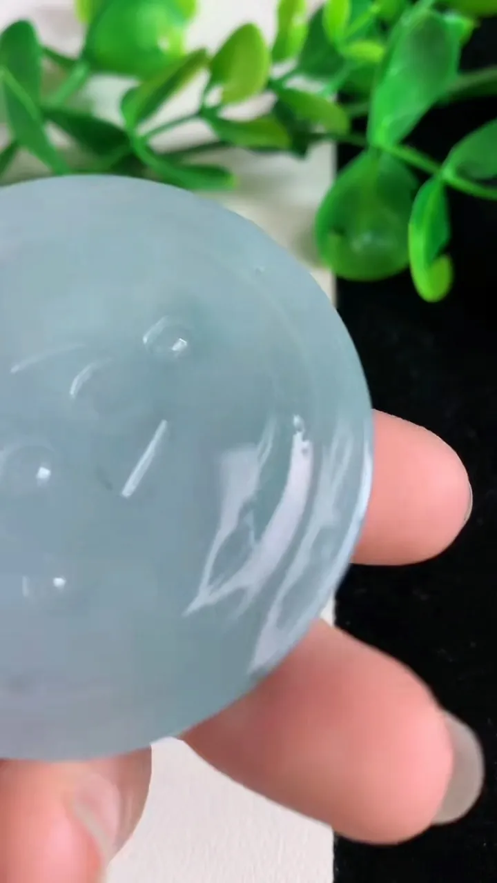 天然A货翡翠观音菩萨吊坠，尺寸50.4-5.6，重量:27.44g
6月22日