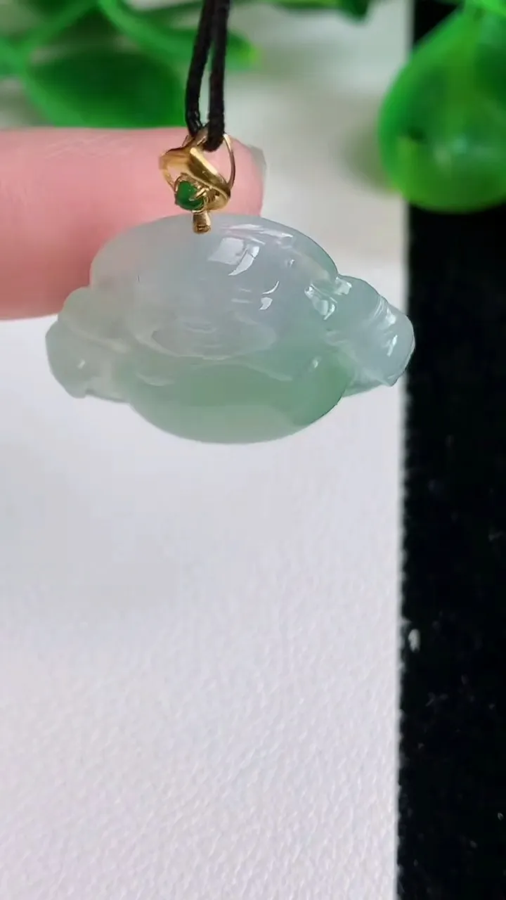 天然A货翡翠佛公吊坠，尺寸23-25-5.5，重量:4.69g
6月22日
