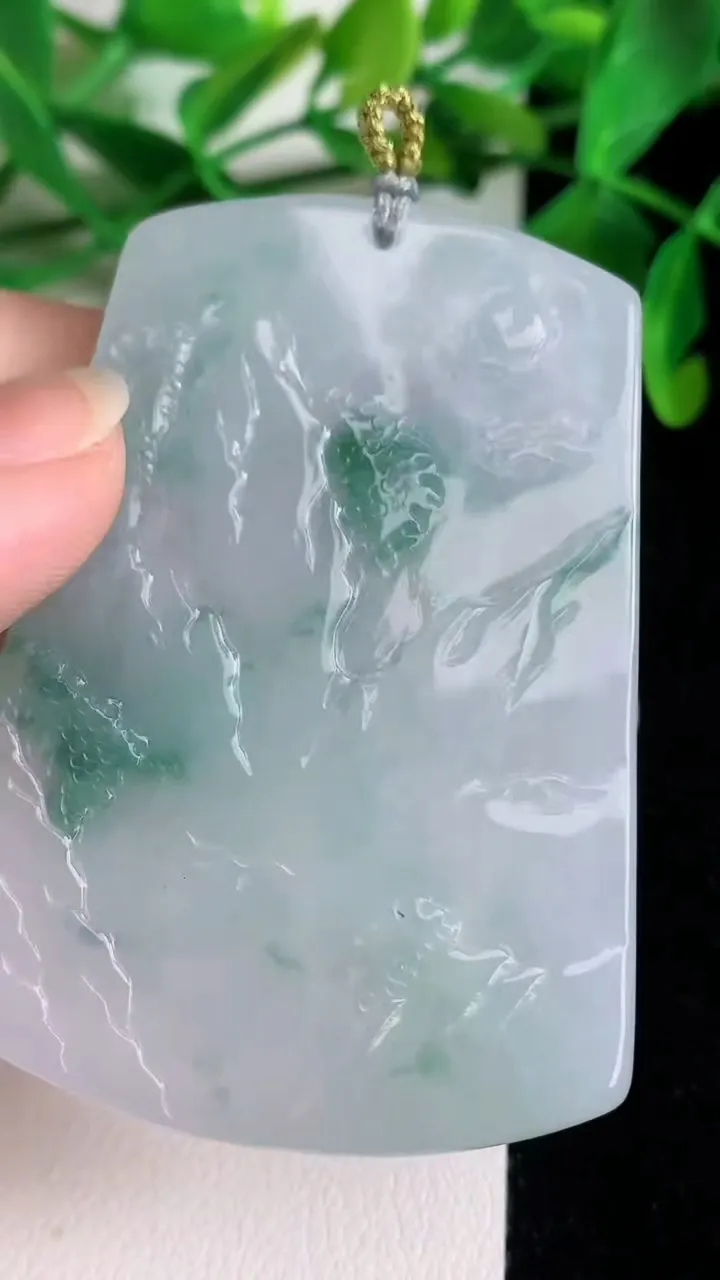 天然A货翡翠飘花文殊菩萨吊坠，尺寸59.2-42.8-6，重量:31.43g
6月22日