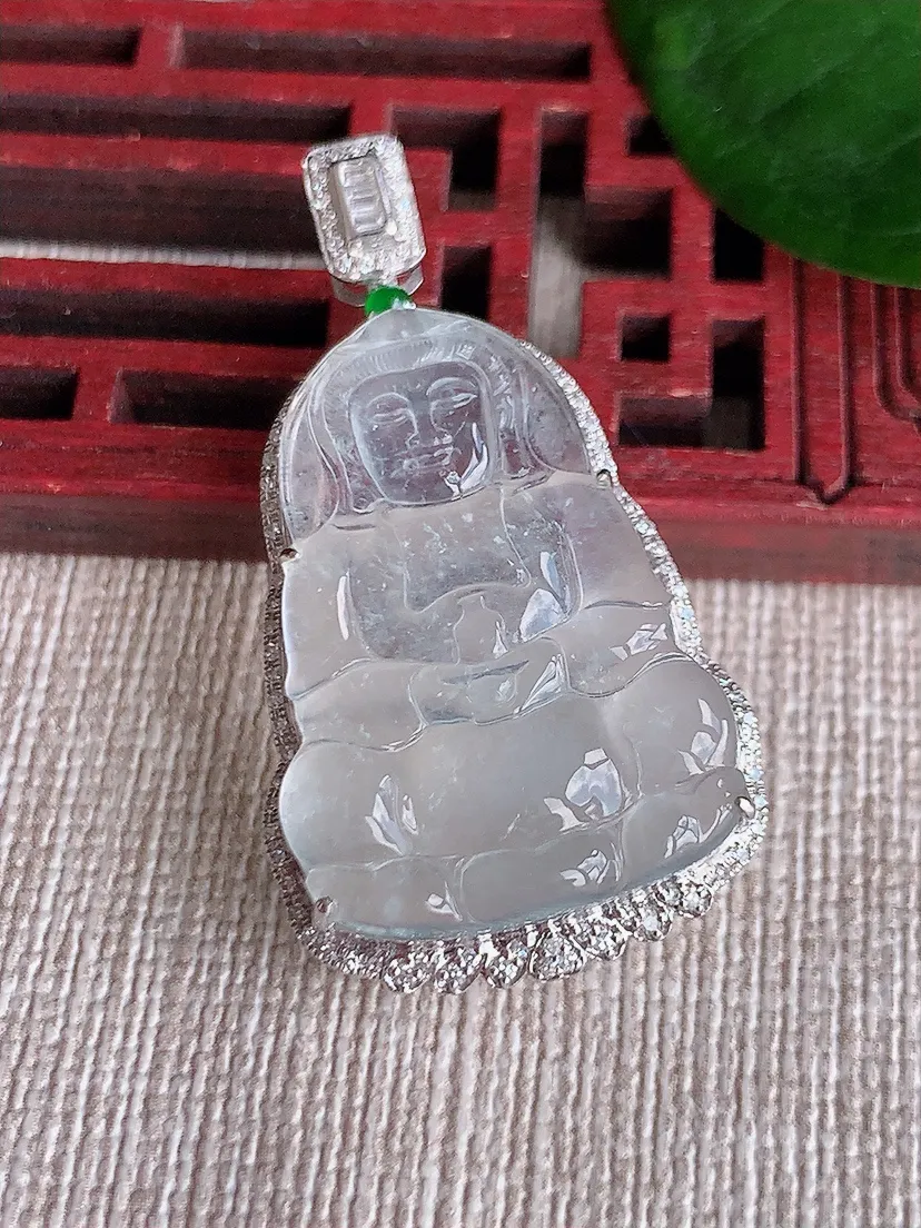 天然A货翡翠18K金伴白月光正装观音吊坠尺寸39.3×21.4×8.4裸石27×19m量5.24g 0621