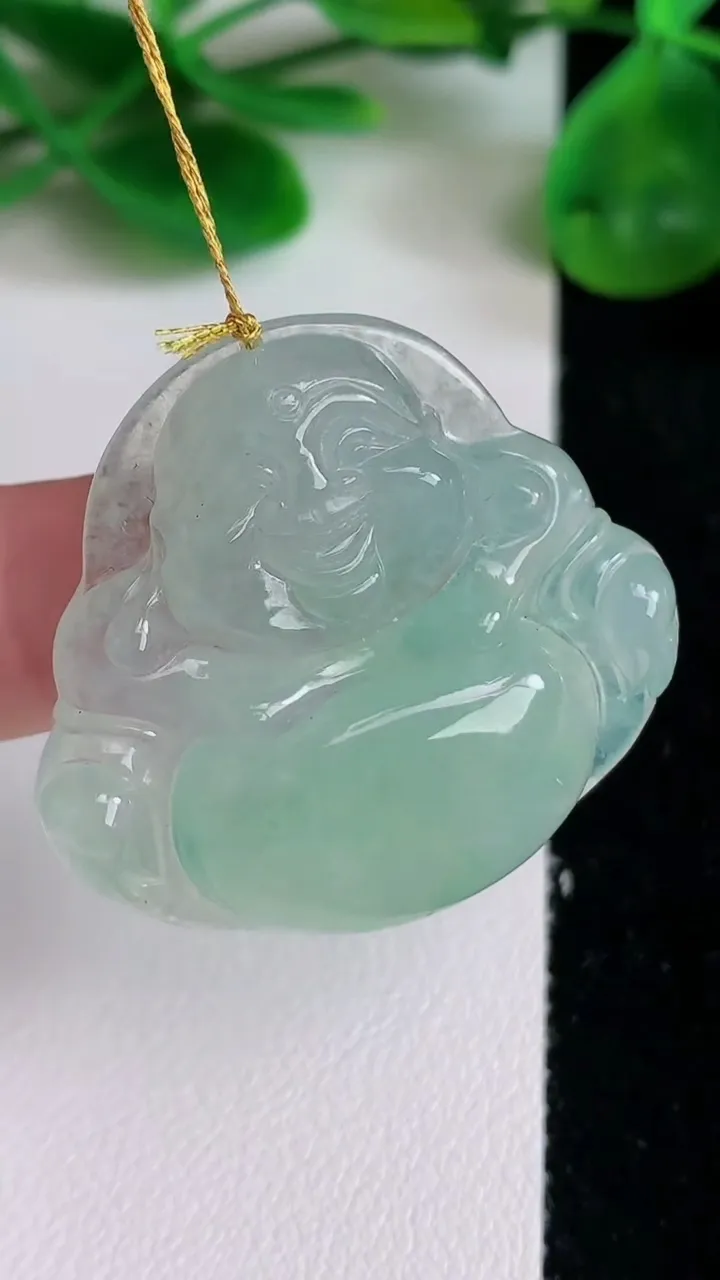 天然A货翡翠佛公吊坠，尺寸32.6-35.2-6.5，重量:12.44g
6月22日