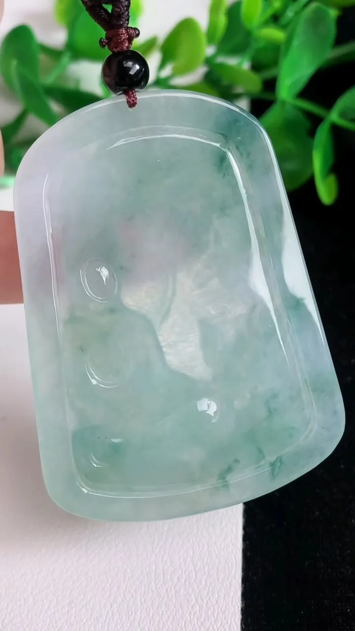 天然A货翡翠大势至观音菩萨吊坠，尺寸59.3-44.2-4.5，重量:29.54g
6月22日