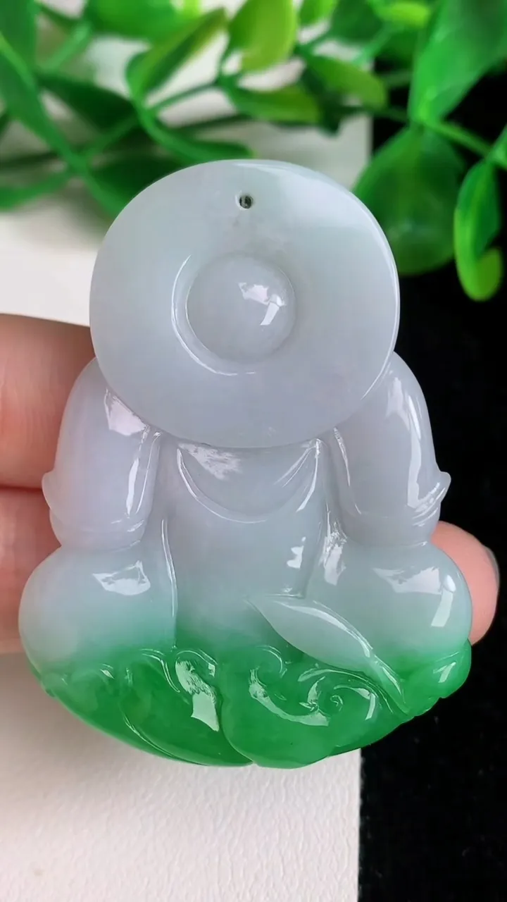 天然A货翡翠观音菩萨吊坠，尺寸53.5-40-8，重量:31.73g
6月22日