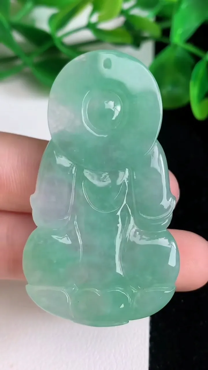 天然A货翡翠观音菩萨吊坠，尺寸5493-31-5.8，重量:19.00g
6月22日