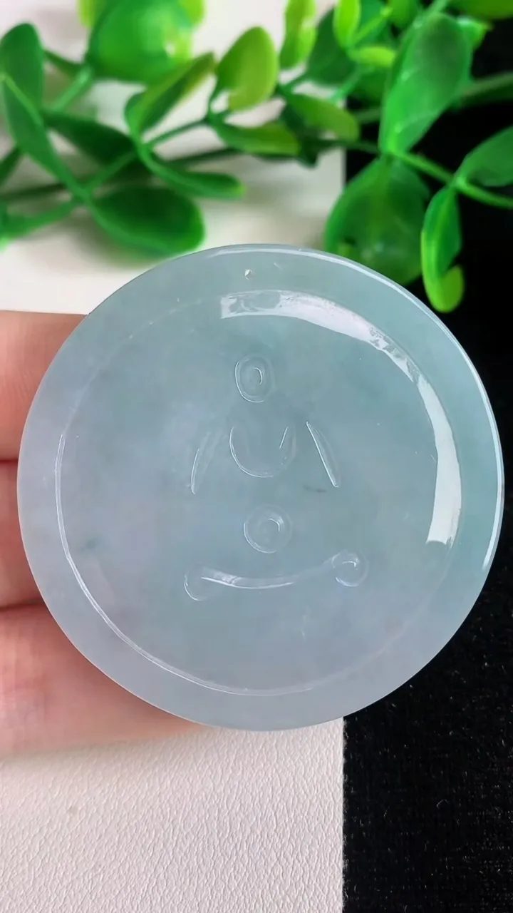 天然A货翡翠观音菩萨吊坠，尺寸50.4-5.6，重量:27.44g
6月22日
