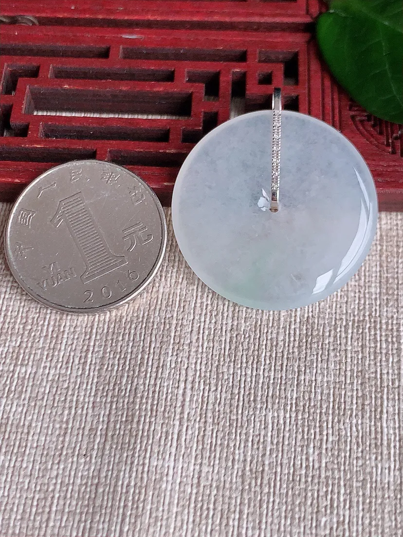天然A货翡翠18K白月光平安扣吊坠尺寸31.2×4.5m量10.24g 0621