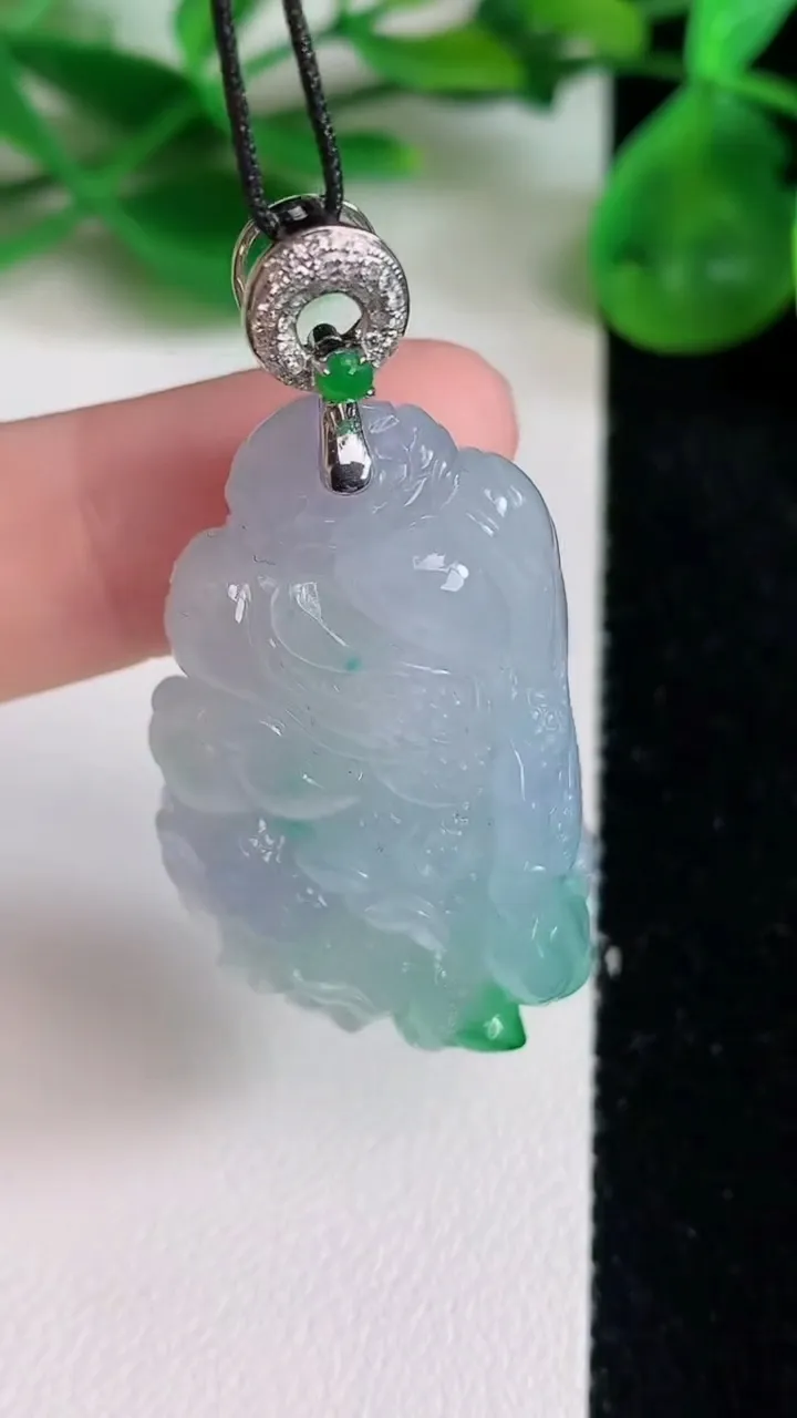 天然A货翡翠白菜吊坠，尺寸41-23-15，重量:22.47g
6月22日