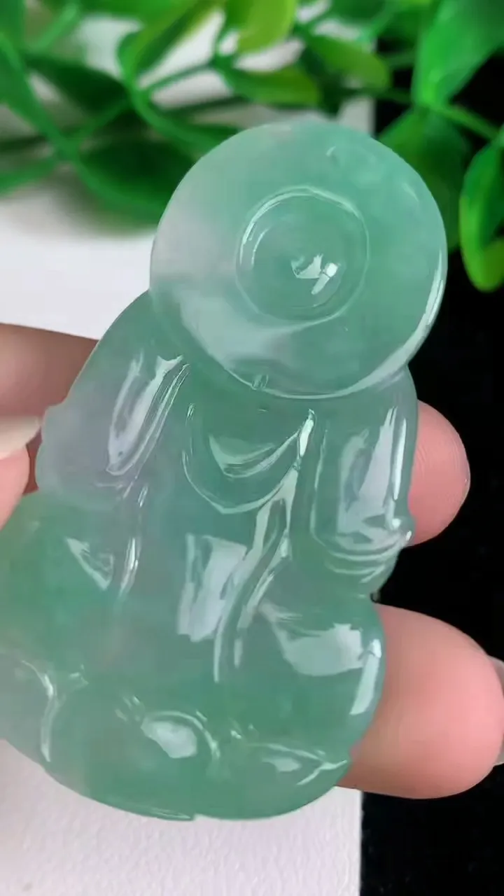 天然A货翡翠观音菩萨吊坠，尺寸5493-31-5.8，重量:19.00g
6月22日