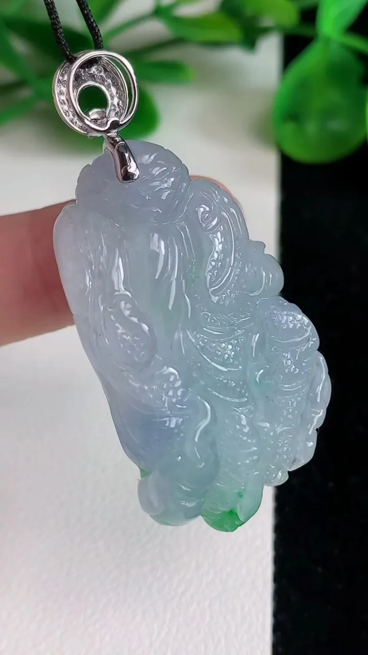 天然A货翡翠白菜吊坠，尺寸41-23-15，重量:22.47g
6月22日