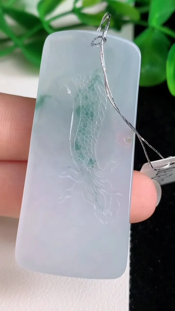 天然A货翡翠飘花祥龙大势至观音菩萨吊坠，尺寸55.4-25.5-5.，重量:17.97g
6月22日