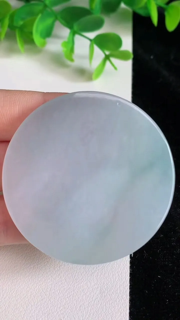 天然A货翡翠虚空藏观音菩萨吊坠，尺寸51.6-5.5，重量:30.29g
6月22日