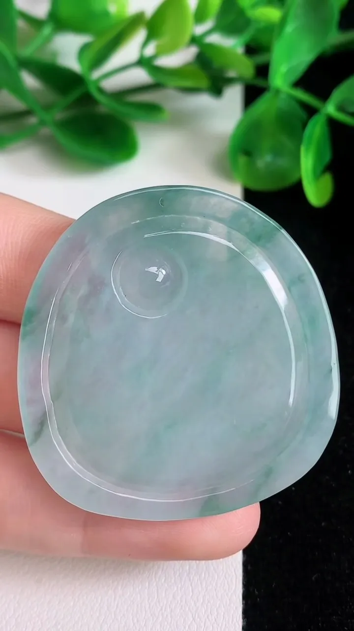 天然A货翡翠虚空藏观音菩萨吊坠，尺寸43-41.4-5.5，重量:20.25g
6月22日