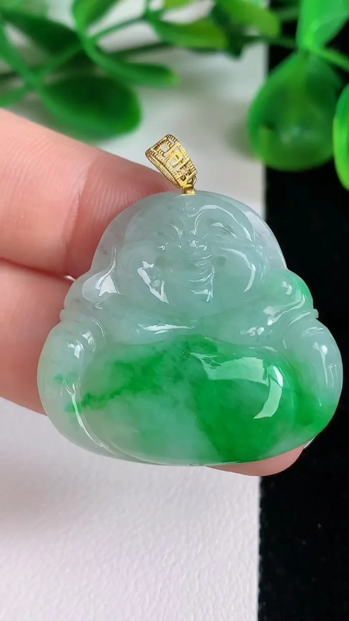 天然A货翡翠佛公吊坠，尺寸30-33-5，重量:9.10g
6月22日