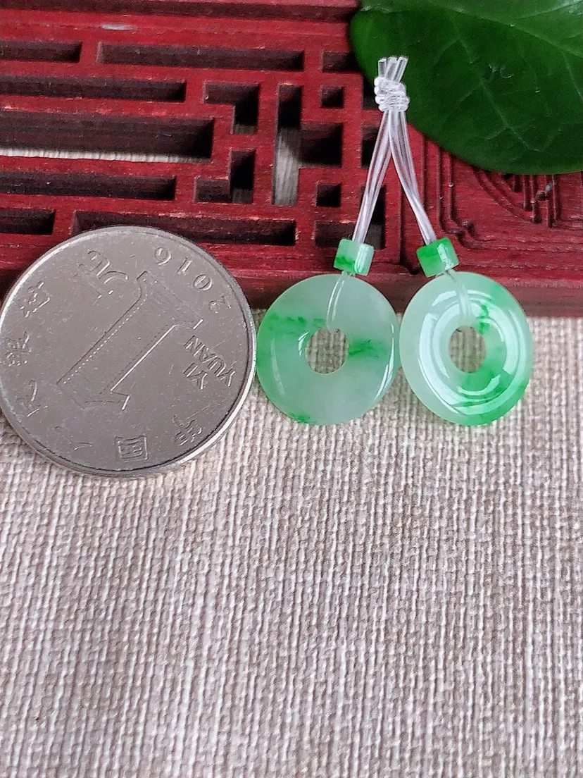天然A货翡翠飘阳绿平安环吊坠一对尺寸14.3×2.5m量2.37g 0621