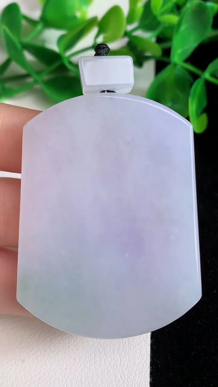 天然A货翡翠春带彩紫罗兰无事牌吊坠，尺寸54-40.3-6.2，重量:40.64g
6月22日