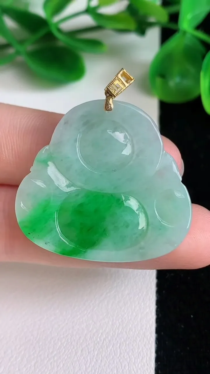 天然A货翡翠佛公吊坠，尺寸30-33-5，重量:9.10g
6月22日