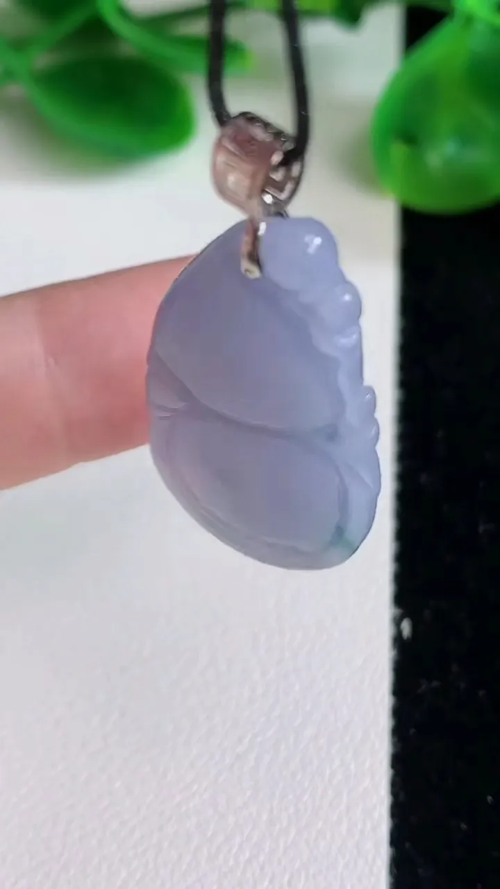 天然A货翡翠18k金紫罗兰葫芦吊坠，尺寸31-16.3-4.8，重量:4.90g
6月22日