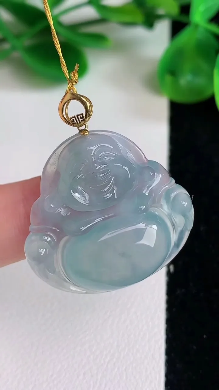 天然A货翡翠种飘花佛公吊坠，尺寸27.2-29.2-6，重量:7.38g
6月22日