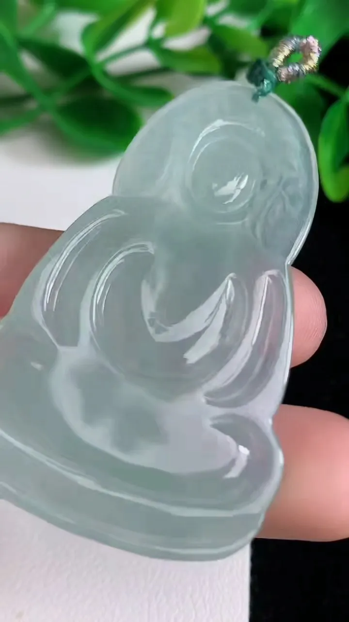 天然A货翡翠观音菩萨吊坠，尺寸53.6-34.7-5，重量:14.61g
6月22日
